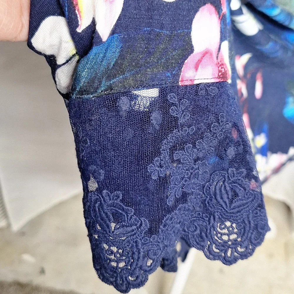 Spense dress large. - Picture 3 of 8